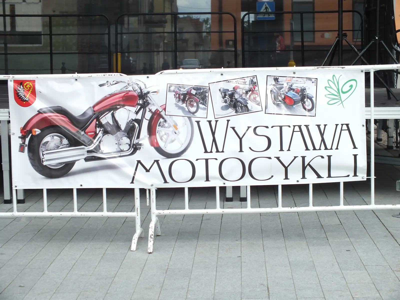 „Wystawa zabytkowych motocykli”