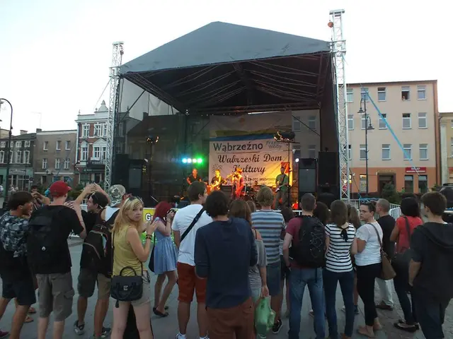 „Letni koncert dla młodzieży” na wąbrzeskim rynku… — zdjęcie 6