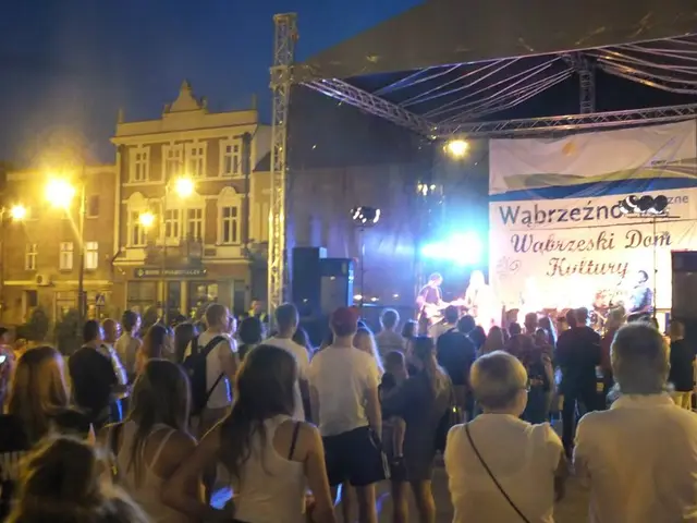 „Letni koncert dla młodzieży” na wąbrzeskim rynku… — zdjęcie 7