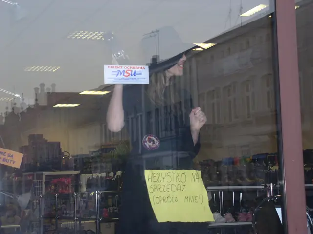 Happening pt. „Uwaga! Martwi przyjaciele! Zakaz fotografowania!” — zdjęcie 6