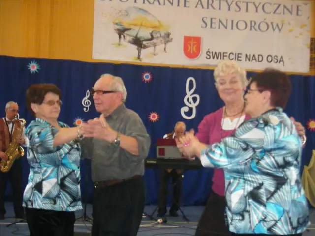 Klub Seniora „Echo” na Konkursie Piosenki Dowolnej — zdjęcie 4