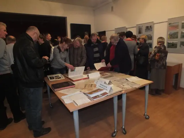 Wystawa  „Kolekcjonerskie pasje” oraz „Licealne pamiątki” — zdjęcie 11