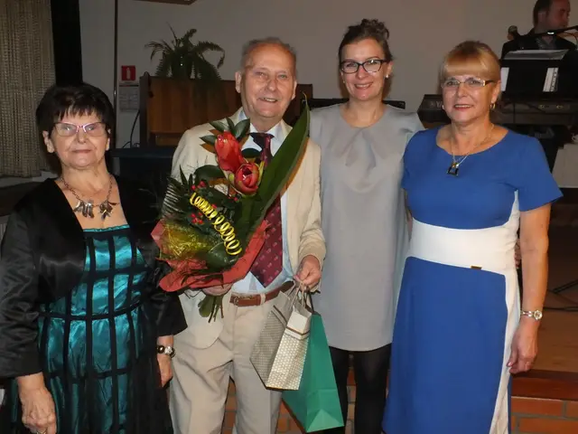 Zabawa Andrzejkowa w Klubie Seniora — zdjęcie 3