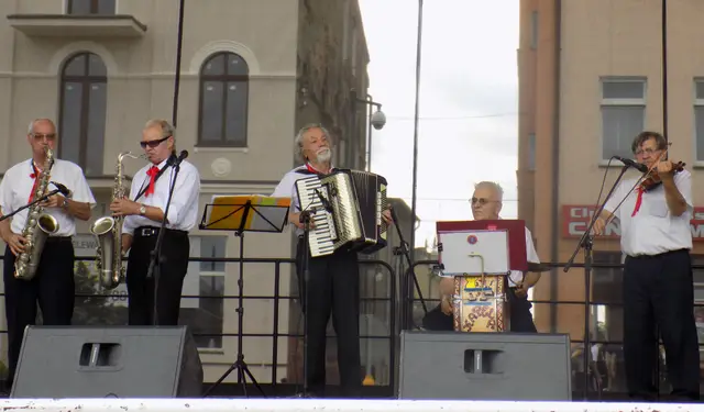 Kapele podwórkowe w Wąbrzeźnie — zdjęcie 5