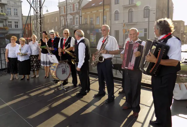 Kapele podwórkowe w Wąbrzeźnie — zdjęcie 9
