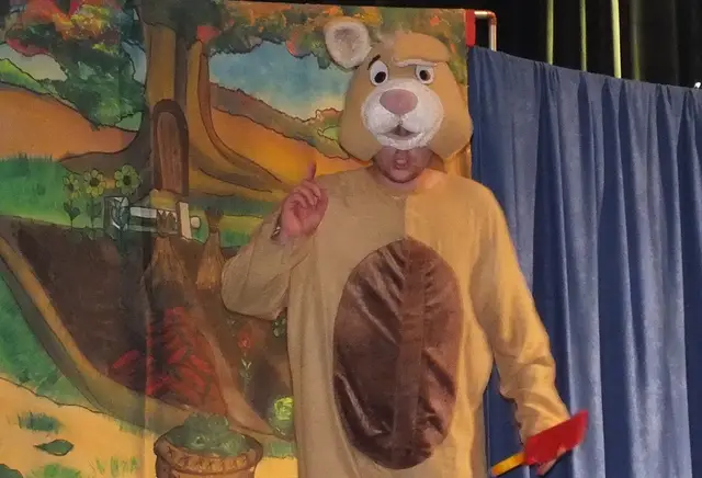 Spektakl teatralny dla dzieci ,,Jesień u Kubusia Puszatka” — zdjęcie 8
