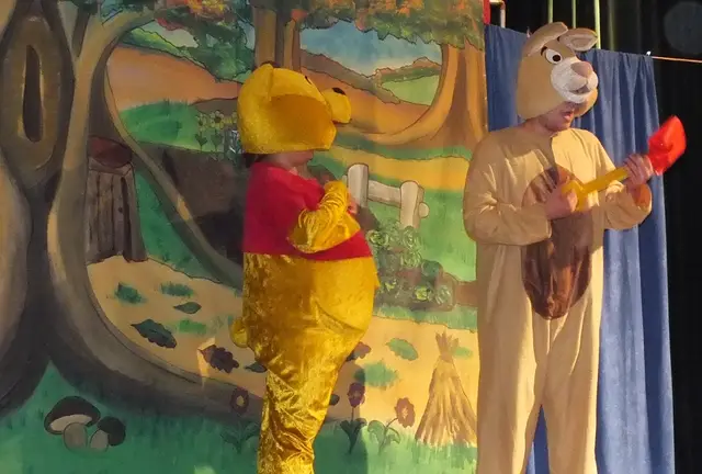 Spektakl teatralny dla dzieci ,,Jesień u Kubusia Puszatka” — zdjęcie 9