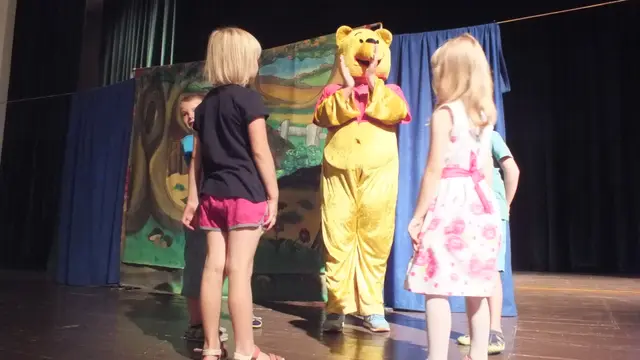 Spektakl teatralny dla dzieci ,,Jesień u Kubusia Puszatka” — zdjęcie 6