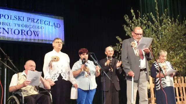 Seniorzy w WDK — zdjęcie 7