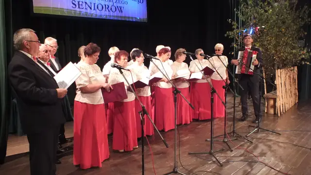 Seniorzy w WDK — zdjęcie 10