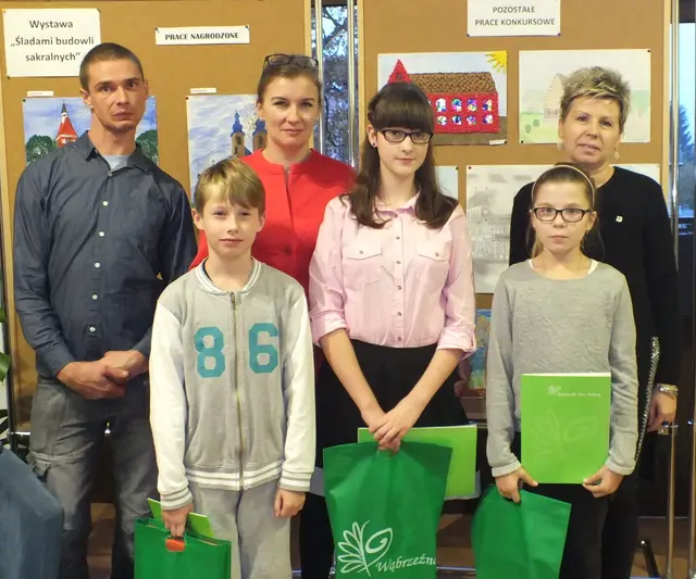 „Motywy religijne w muzyce i plastyce” – wystawa plastyczna — zdjęcie 17