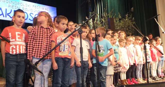 „Motywy religijne w muzyce i plastyce” – wystawa plastyczna — zdjęcie 1