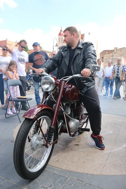 Wystawa zabytkowych motocykli — zdjęcie 26