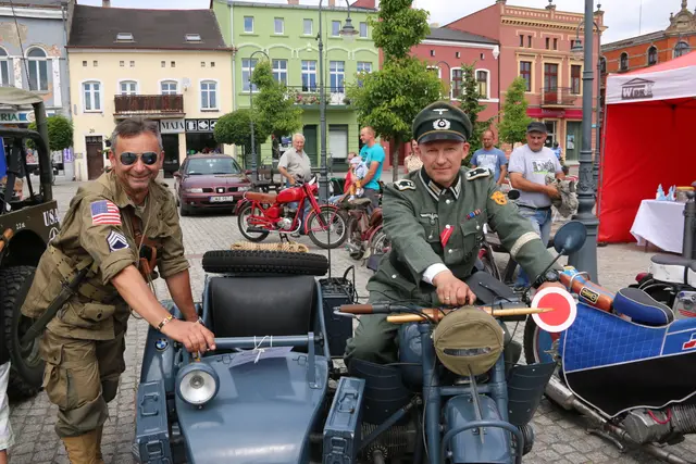 Wystawa zabytkowych motocykli — zdjęcie 28