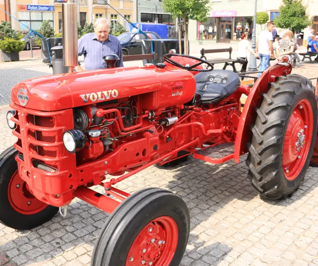 „Pchli targ” z motozabytkami w  tle … — zdjęcie 6