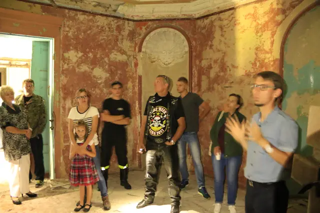 „Pchli targ” z motozabytkami w  tle … — zdjęcie 11