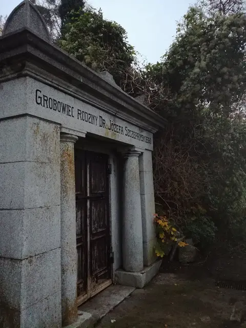 „Cmentarnym szlakiem…”- spacer historyczny — zdjęcie 2