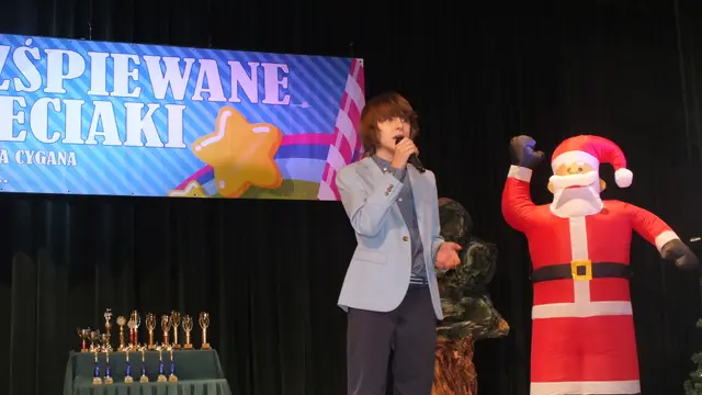 „Rozśpiewane dzieciaki” na wąbrzeskiej scenie — zdjęcie 25