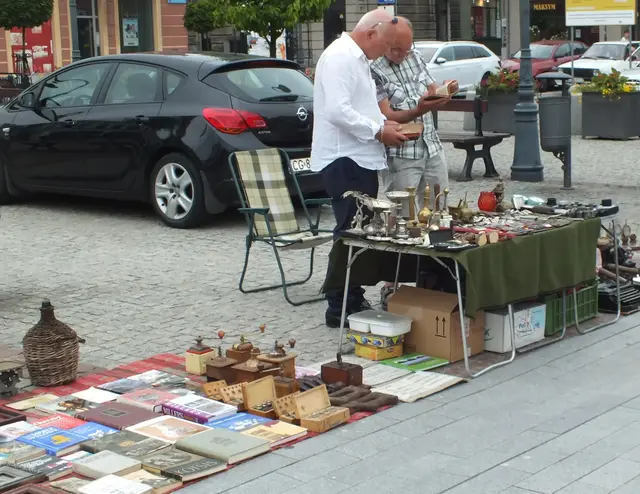 Pchli targ na wąbrzeskim rynku — zdjęcie 4