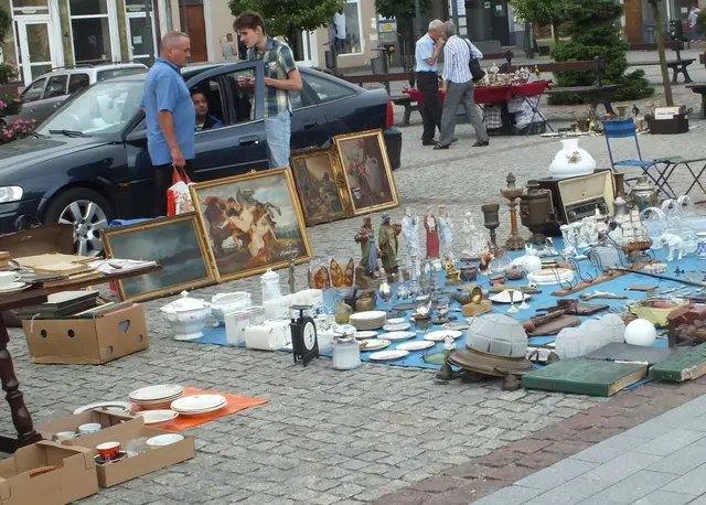 Pchli targ na wąbrzeskim rynku — zdjęcie 7