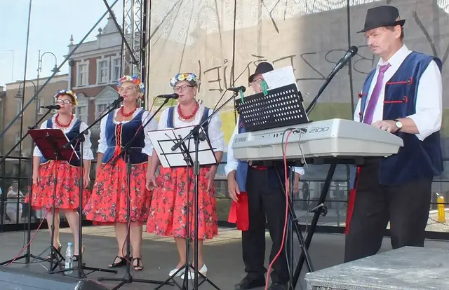 Kapele podwórkowe w Wąbrzeźnie. — zdjęcie 6
