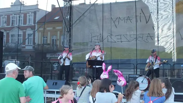 Kapele podwórkowe w Wąbrzeźnie. — zdjęcie 8