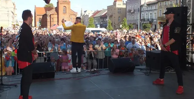 Kapele podwórkowe w Wąbrzeźnie. — zdjęcie 13