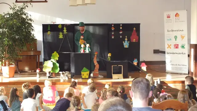 Spektakl ekologiczny w WDK — zdjęcie 6