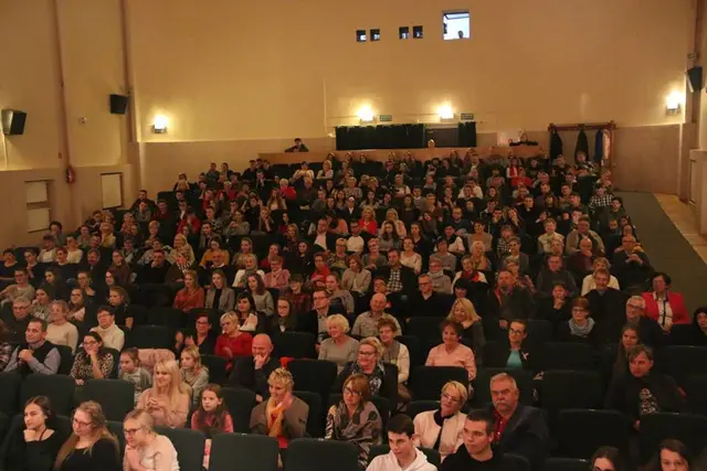 Młodzi aktorzy na wąbrzeskiej scenie — zdjęcie 14