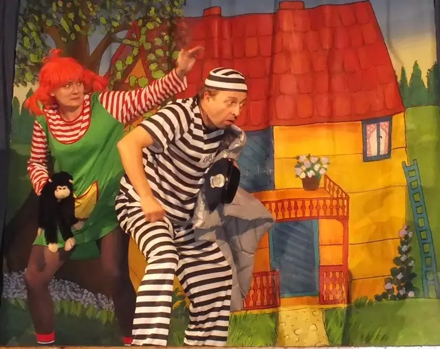 Spektakl teatralny w WDK — zdjęcie 5
