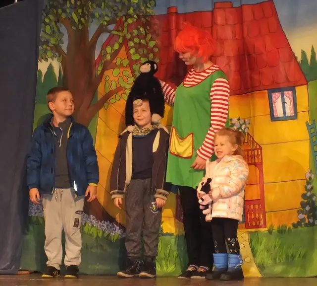 Spektakl teatralny w WDK — zdjęcie 7