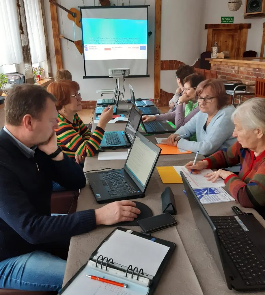 Kurs komputerowy w UTW