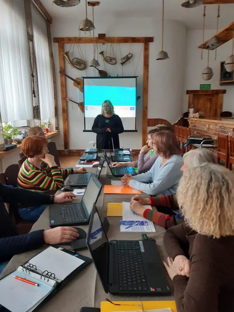Kurs komputerowy w UTW