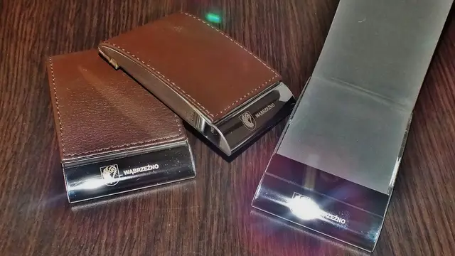 ETUI NA WIZYTÓWKIcena: 13,00 zł