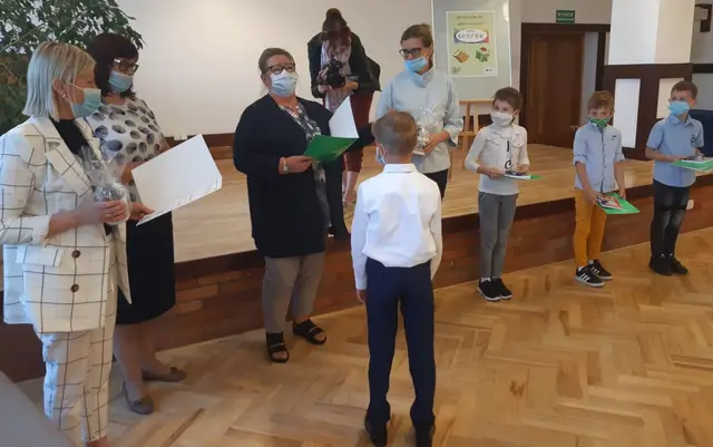 Turniej słowa 2021 „Dzieci mają głos” w WDK — zdjęcie 2