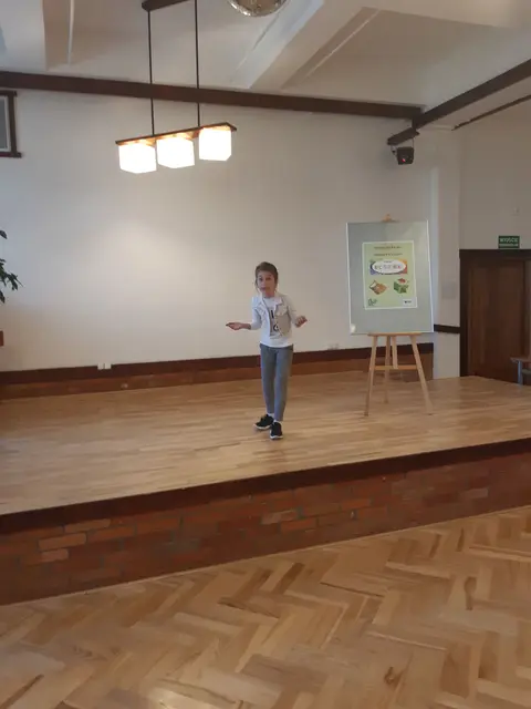Turniej słowa 2021 „Dzieci mają głos” w WDK — zdjęcie 10