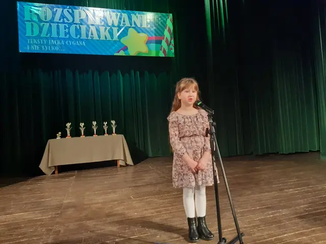 Rozśpiewane dzieciaki na scenie WDK — zdjęcie 3