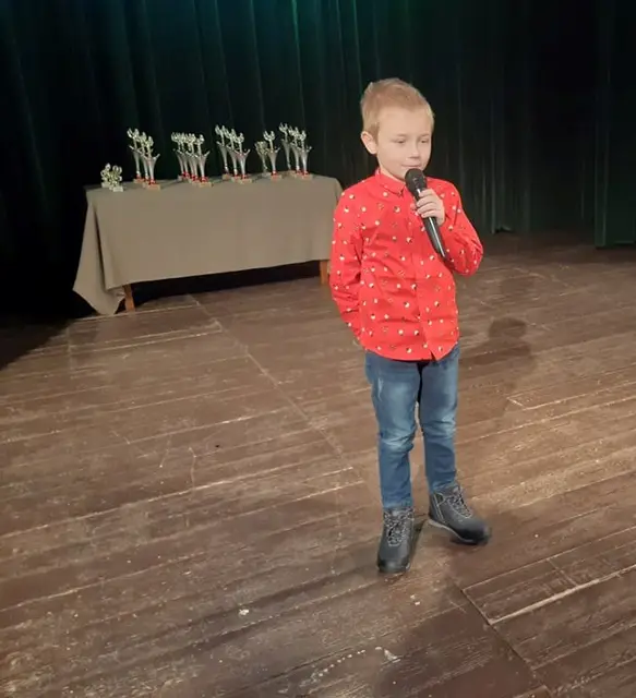 Rozśpiewane dzieciaki na scenie WDK — zdjęcie 19