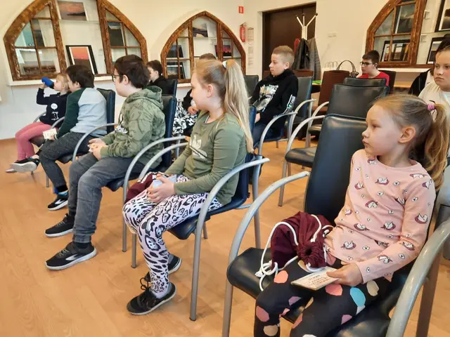 Żacy po kolejnym wykładzie Uniwersytetu — zdjęcie 5