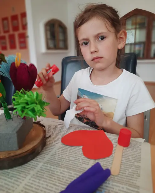 Warsztaty plastyczne „Dziękuję Ci mamo” za nami — zdjęcie 5