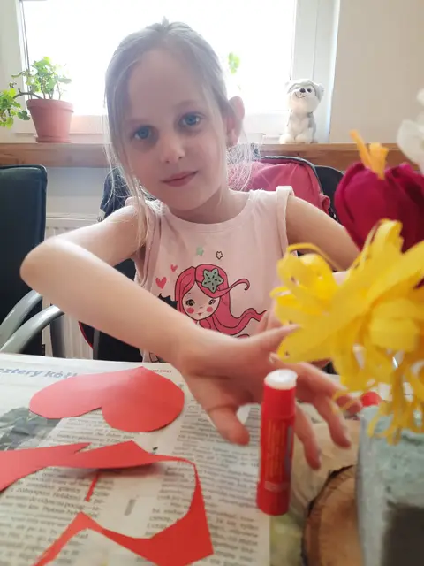 Warsztaty plastyczne „Dziękuję Ci mamo” za nami — zdjęcie 6