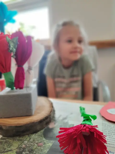 Warsztaty plastyczne „Dziękuję Ci mamo” za nami — zdjęcie 8