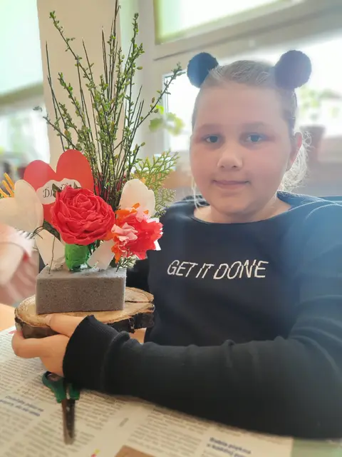 Warsztaty plastyczne „Dziękuję Ci mamo” za nami — zdjęcie 16