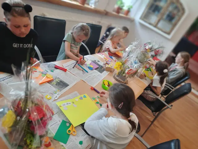 Warsztaty plastyczne „Dziękuję Ci mamo” za nami — zdjęcie 29