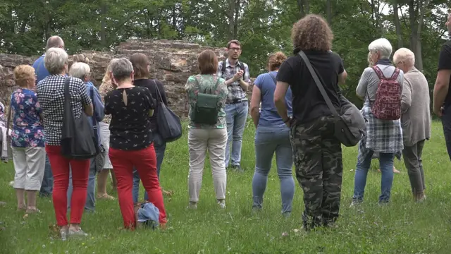 Spacer historyczny po ruinach zamku — zdjęcie 12