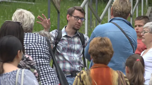 Spacer historyczny po ruinach zamku — zdjęcie 4