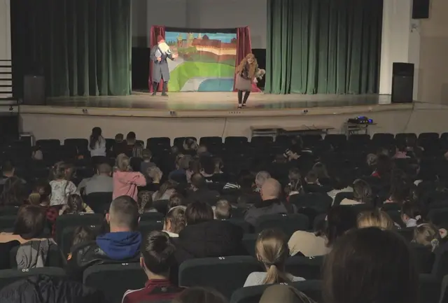 Spektakl teatralny dla dzieci  za nami — zdjęcie 4