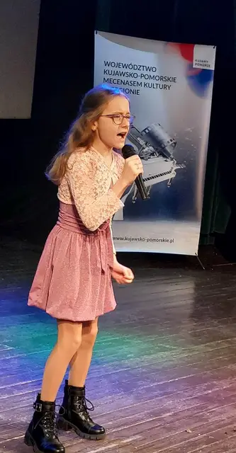 Rozśpiewane dzieciaki na scenie WDK — zdjęcie 12