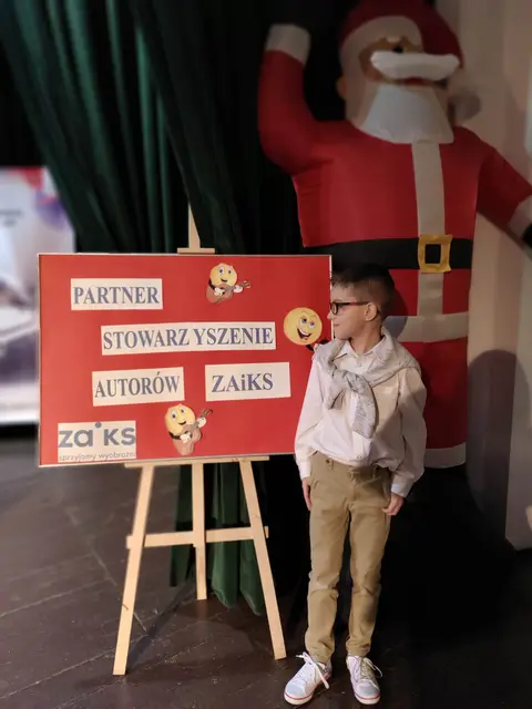 Rozśpiewane dzieciaki na scenie WDK — zdjęcie 13