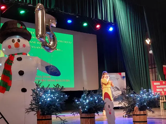 Rozśpiewane dzieciaki na scenie WDK — zdjęcie 18